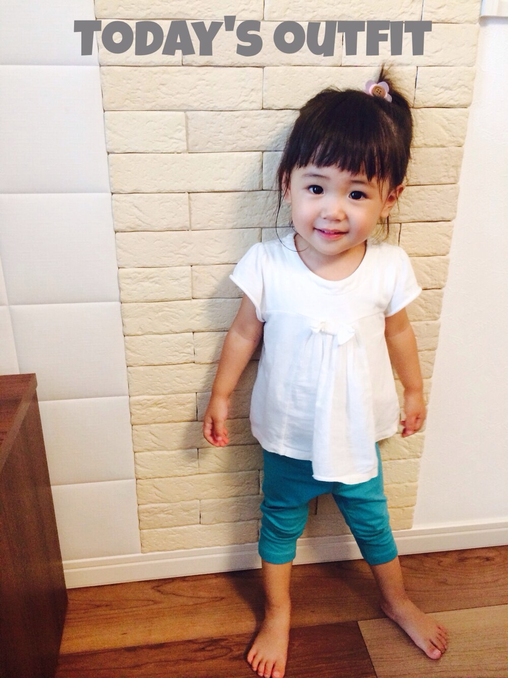 「GAP、レギンス」｜「babyGAPのアイテム（チュニック、ホワイト系）」を使った、may.さん（メンズ・80cm）の夏コーディネートの1枚目の写真