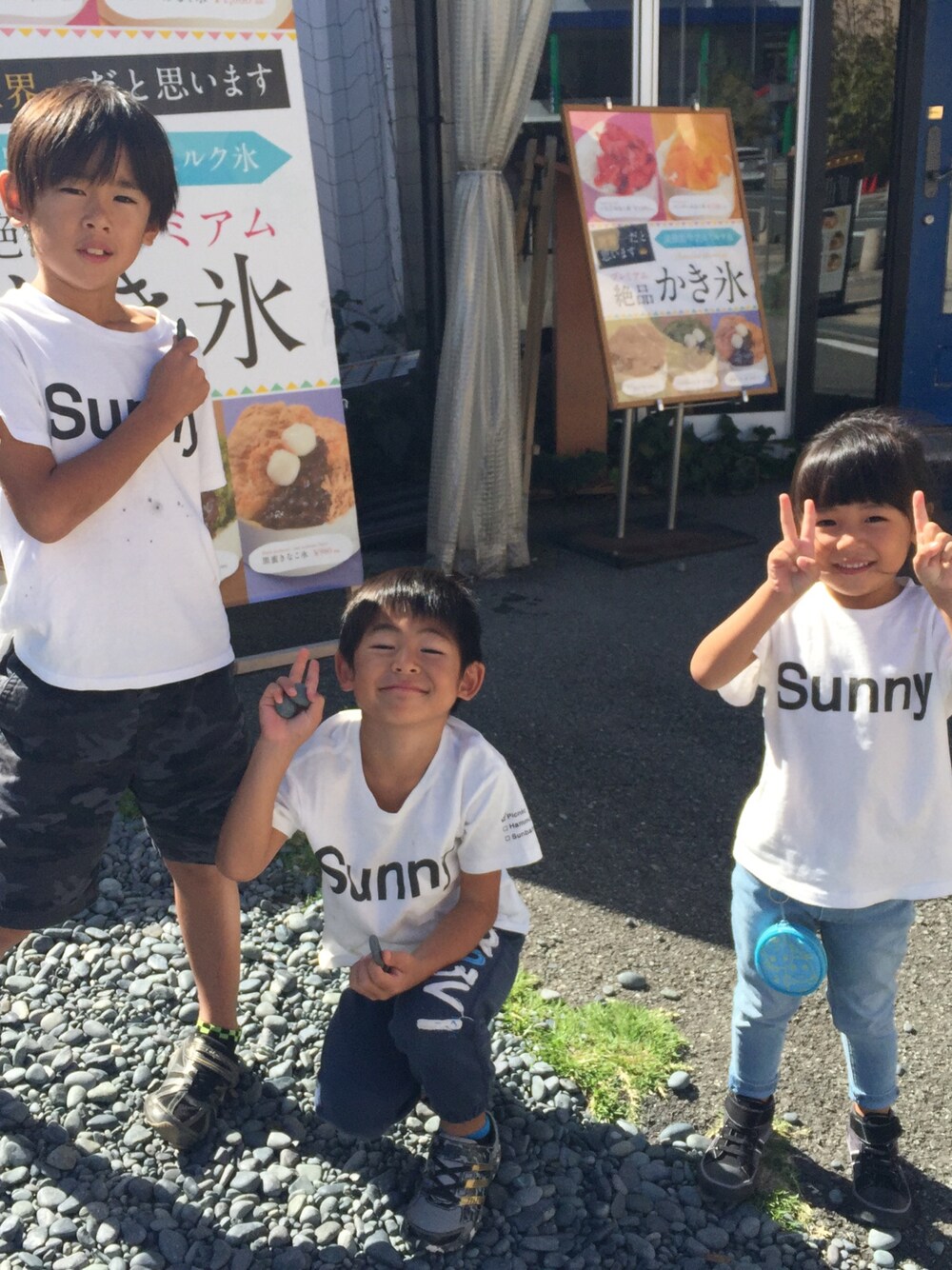 「キッズコーデ」｜「tk.TAKEO KIKUCHIのアイテム（Tシャツ/カットソー、ホワイト系）」を使った、may.さん（キッズ・90cm）の秋コーディネートの1枚目の写真