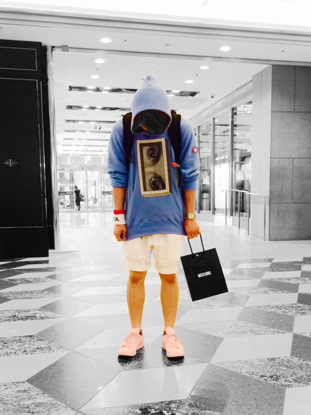 「パーカー、短パン、ハーフパンツ、ピンク、スタンスミス、stan smith、ストリートMIX、スポーツミックス、スウェット」｜「adidas by RAF SIMONSのRAF SIMONS STAN SMITH（スニーカー、ピンク系）」を使った、ｊさん（メンズ・163cm）の夏コーディネートの1枚目の写真