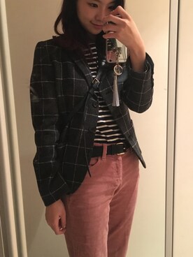 「iPhoneケース」｜「アイテム（その他アウター）」を使った、エリンさん（レディース・164cm）の秋コーディネート