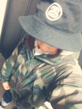 「アイテム（ナイロンジャケット、グリーン系）」を使った、お かさん（レディース・155cm）の冬コーディネート