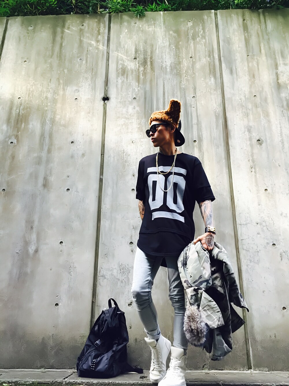 「モッズコート、GDC、NEW ERA、白スニーカー、MEMENTISM、ハイカットスニーカー、603、MIDWEST、L.H.P、ONSPOTZ」｜「NEW ERAのONSPOTZ ORIGINAL NEWERA 59FIFTY CAP DUCK DOGEAR NEW YORK YANKEES BLACK（キャップ、ブラック系）」を使った、TETUさん（メンズ・174cm）の秋コーディネートの1枚目の写真