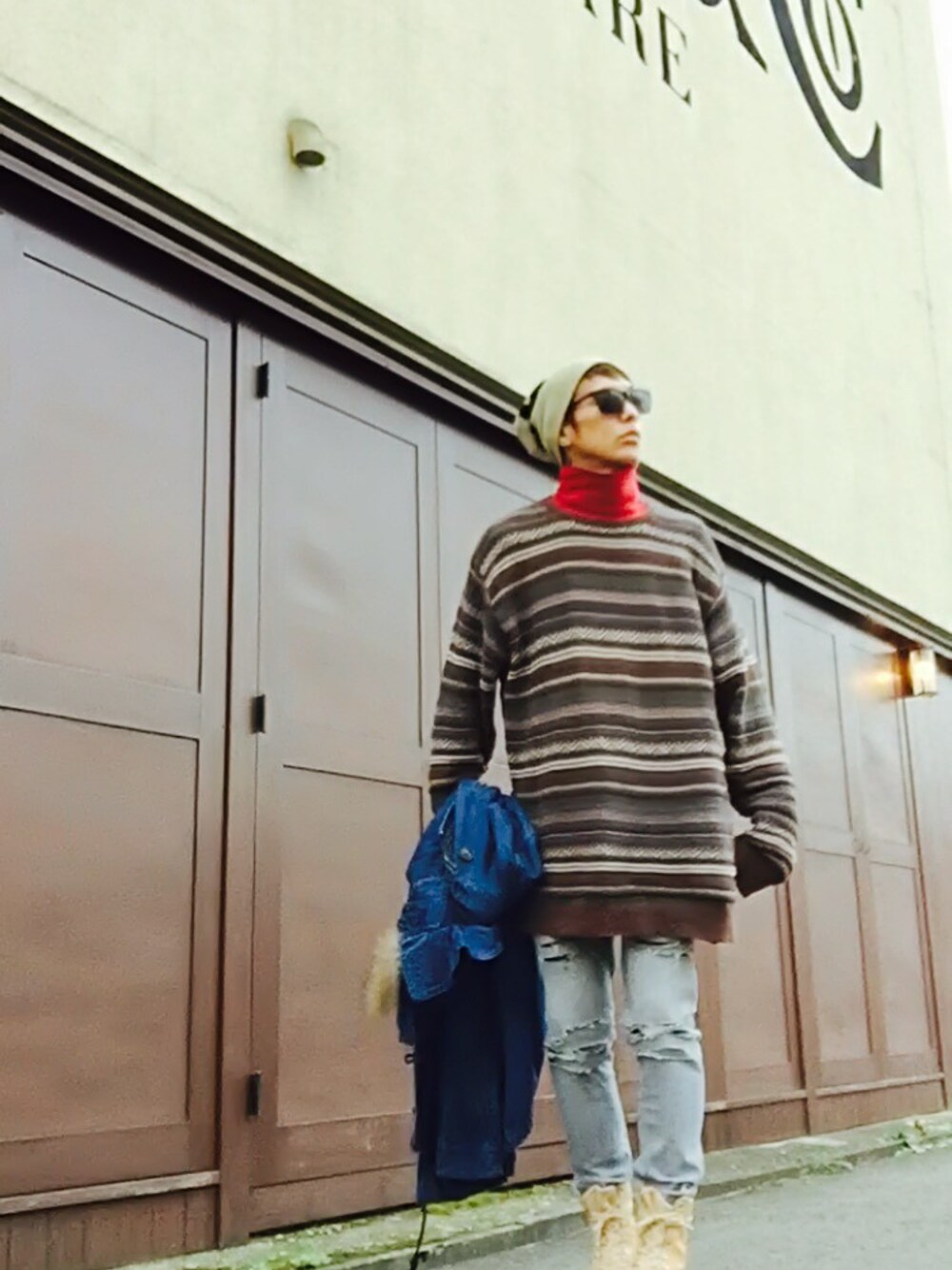 「ニット、ミリタリー、ブーツ、ニット帽、UNIQLO、タートルネック、ブーツイン、冬、ゆるコーデ、オトナカジュアル」｜「atmos/atmos girlsのatmos BIG LOGO BEANIE				（ニットキャップ/ビーニー、ベージュ系）」を使った、TETUさん（メンズ・174cm）の秋コーディネートの1枚目の写真