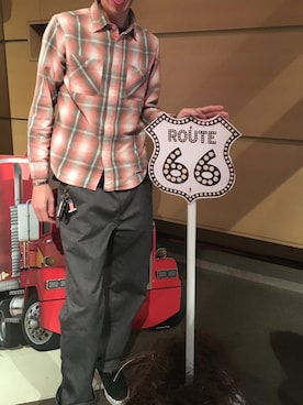 「CALEE（キャリー）のアイテム（チノパンツ）」を使った、croさん（メンズ・182cm）の春コーディネート