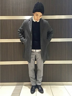 「グレーパンツ」｜「アイテム（チェスターコート）」を使った、ivory court南町田店スタッフさん（メンズ・172cm）の冬コーディネート