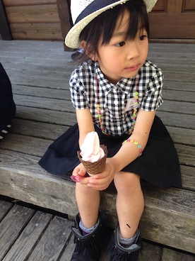 「petit main（プティマイン）のアイテム（ワンピース、ブラック系）」を使った、ゆちのさん（キッズ・120cm）の春コーディネート