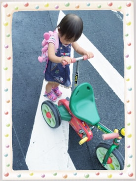「近所」｜「アイテム（サロペット/オーバーオール）」を使った、yuiiさん（キッズ・80cm）の夏コーディネート