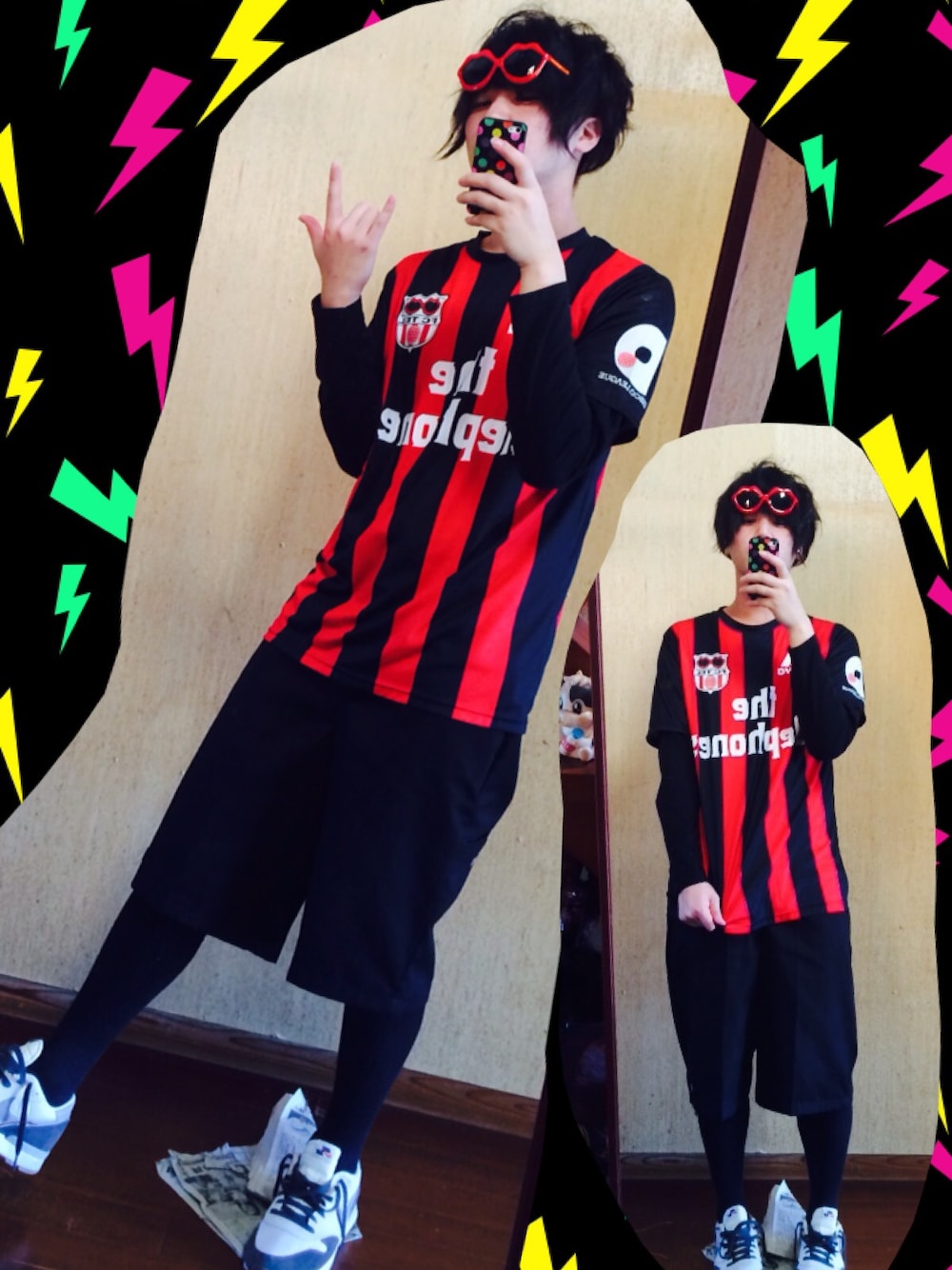 「telephones、ライブTシャツ、ナイキ、ナイキスニーカー、バンドT、ディッキーズ(Dickies)」｜「telephones サッカーシャツのアイテム（Tシャツ/カットソー、レッド系）」を使った、うめさん（メンズ・179cm）の秋コーディネートの1枚目の写真