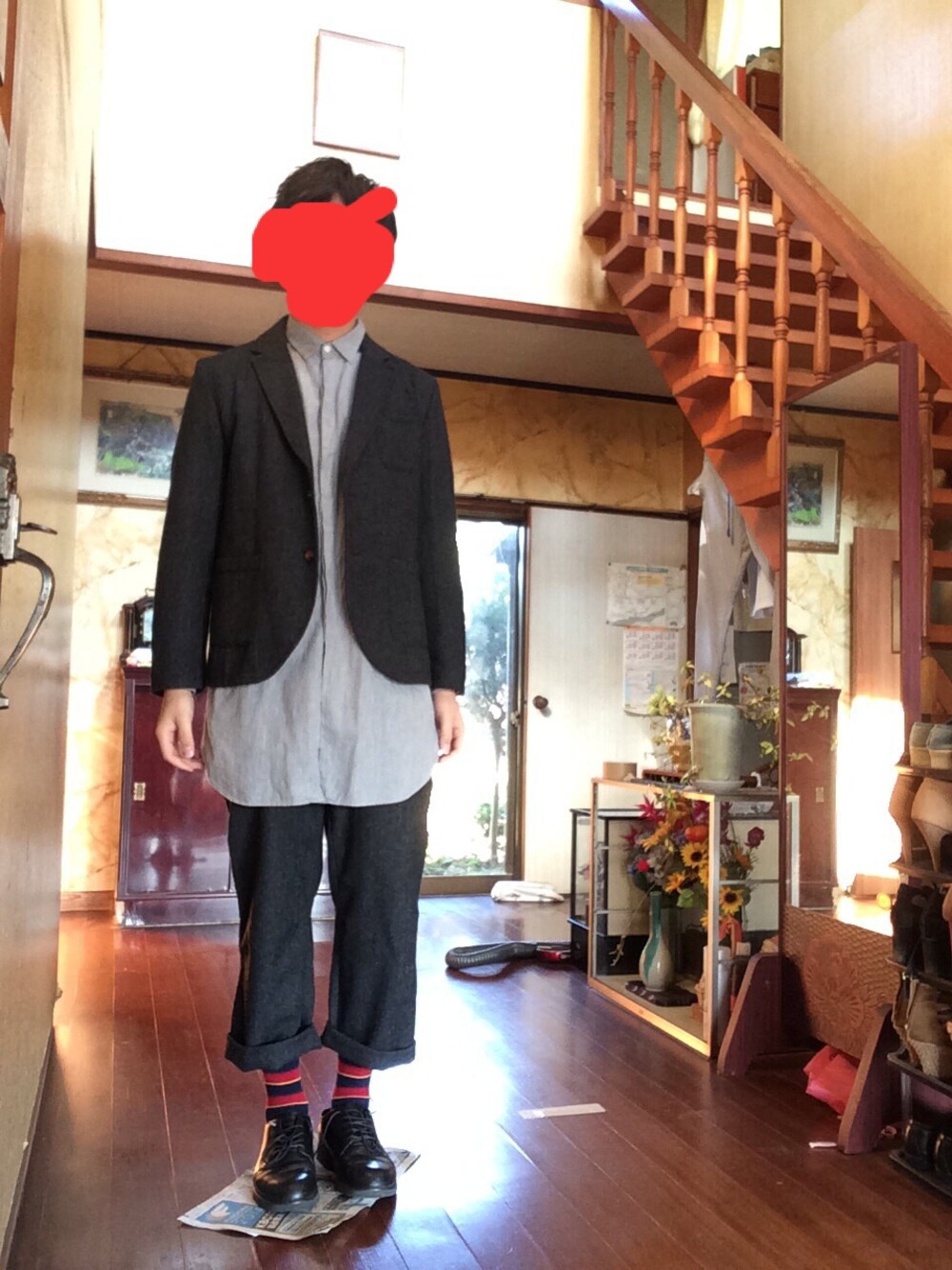 グレー系のシャツ/ブラウス、ブルー系のその他、その他のその他を着用したメンズの秋コーディネートの1枚目の写真