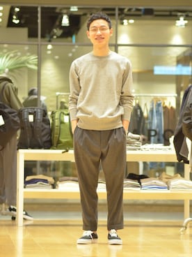 「GYMPHLEX（ジムフレックス）のアイテム」を使った、BSHOPみなとみらいスタッフさん（メンズ・169cm）の秋コーディネート