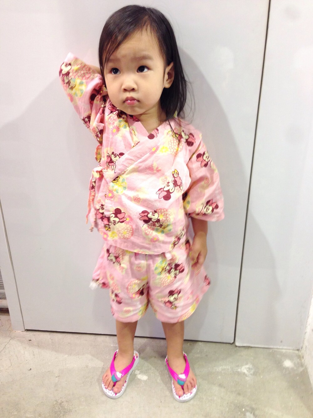 「Disneyのアイテム（浴衣、ピンク系）」を使った、Aureliaさん（キッズ・90cm）の夏コーディネートの1枚目の写真