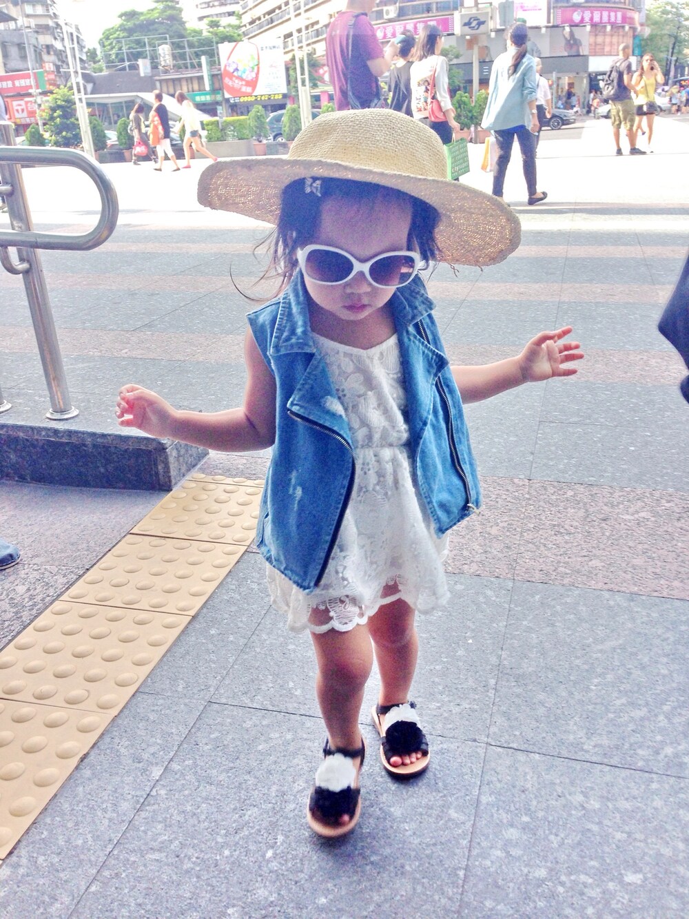 「H&M、GAPbaby」｜「GAPのアイテム（キャップ、ベージュ系）」を使った、Aureliaさん（キッズ・90cm）の夏コーディネートの1枚目の写真
