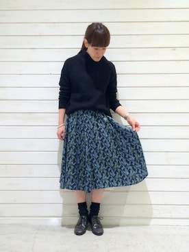 「黒タートルネック」｜「アイテム（アクセサリー）」を使った、takahashi.さん（レディース・156cm）の冬コーディネート