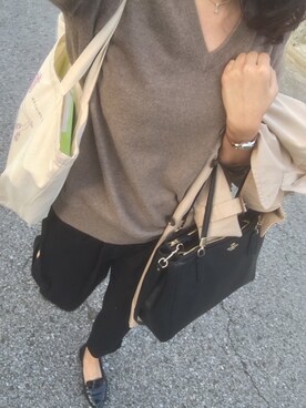 「カシミヤ」｜「アイテム（腕時計）」を使った、oyaさん（レディース・164cm）の秋コーディネート
