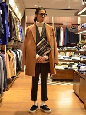 「タケオキクチ(TAKEO KIKUCHI)」｜「アイテム（チェスターコート）」を使った、Riku Ishiharaさん（メンズ・176cm）の秋コーディネート