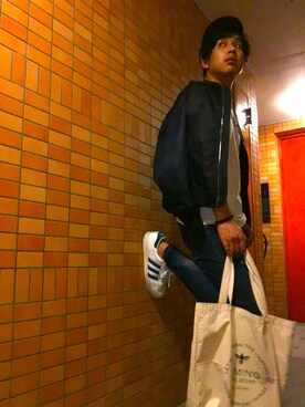 「SENSE OF PLACE by URBAN RESEARCH（センスオブプレイスバイアーバンリサーチ）のアイテム（MA-1）」を使った、Hirokiさん（メンズ・172cm）の秋コーディネート