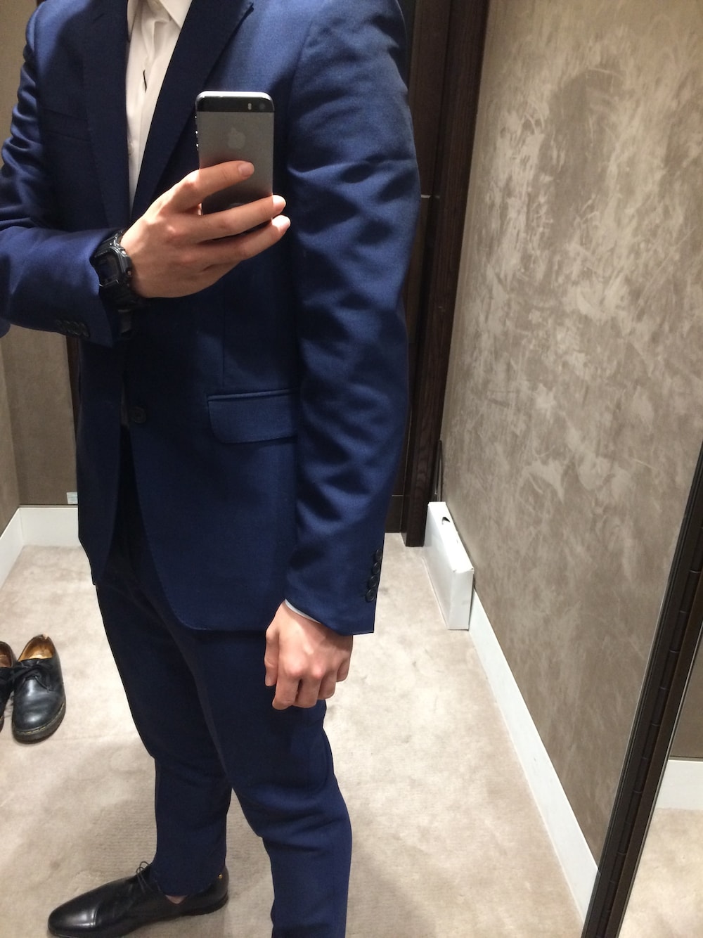 「成人式」｜「Burberry Londonのアイテム（セットアップ、ブルー系）」を使った、りょうさん（メンズ・176cm）の冬コーディネートの1枚目の写真