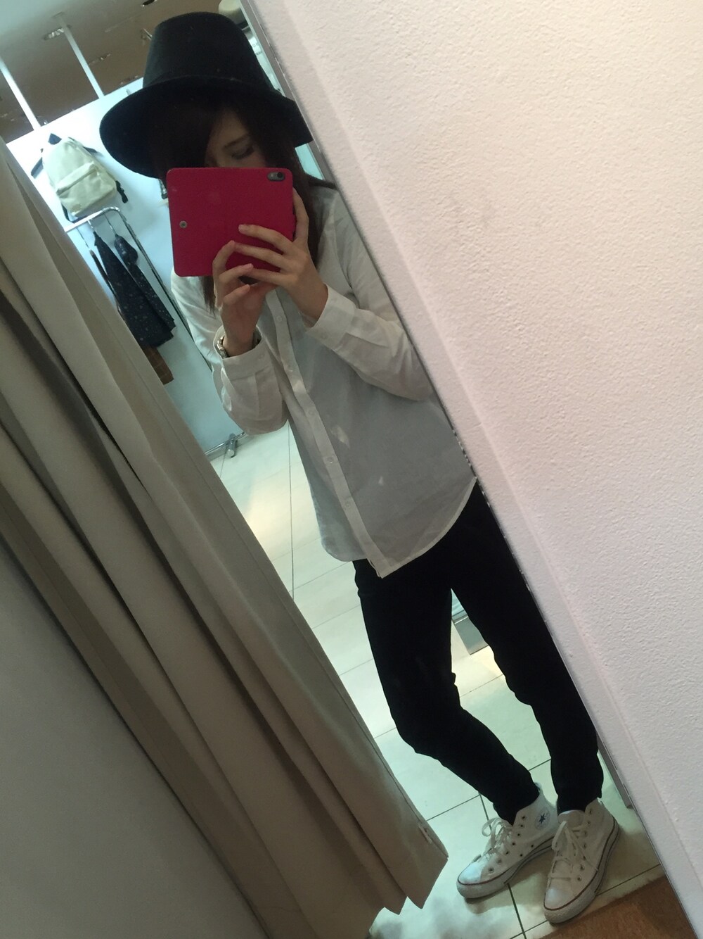 「OLIVE des OLIVE、converse」｜「OLIVE des OLIVEのアイテム（シャツ/ブラウス、ホワイト系）」を使った、ぷりんさん（レディース・155cm）の秋コーディネートの1枚目の写真
