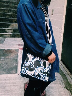 「MONKI（モンキ）のアイテム（クラッチバッグ）」を使った、kikikikiahさん（レディース・158cm）の冬コーディネート