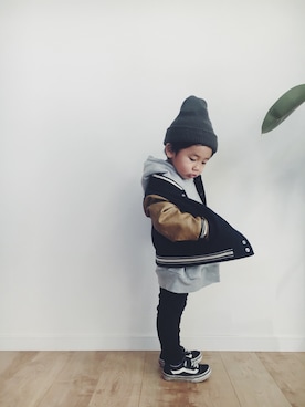 「オールドスクール」｜「アイテム（スタジャン）」を使った、aymさん（キッズ・90cm）の冬コーディネート