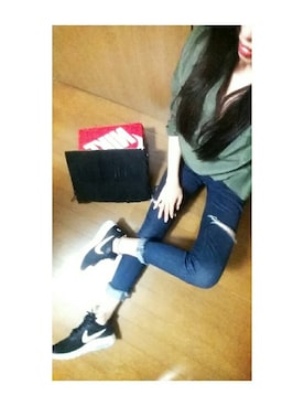 「Dita（ディータ）のアイテム（クラッチバッグ）」を使った、sakiさん（レディース・160cm）の秋コーディネート