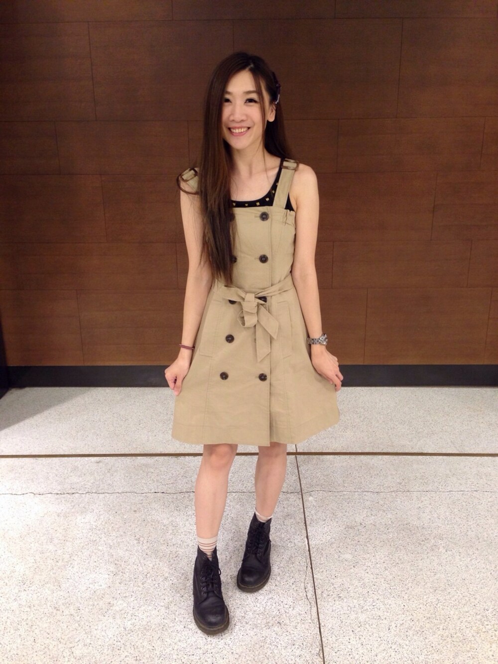 「Dr.Martens、MARC BY MARC JACOBS、halloween、onepiece、snidel、tutuanna、E hyphen world gallary、khaki、Halloween 2014」｜「SNIDELのSNIDEL（ワンピース、ベージュ系）」を使った、Zooeyさん（レディース・164cm）の秋コーディネートの1枚目の写真