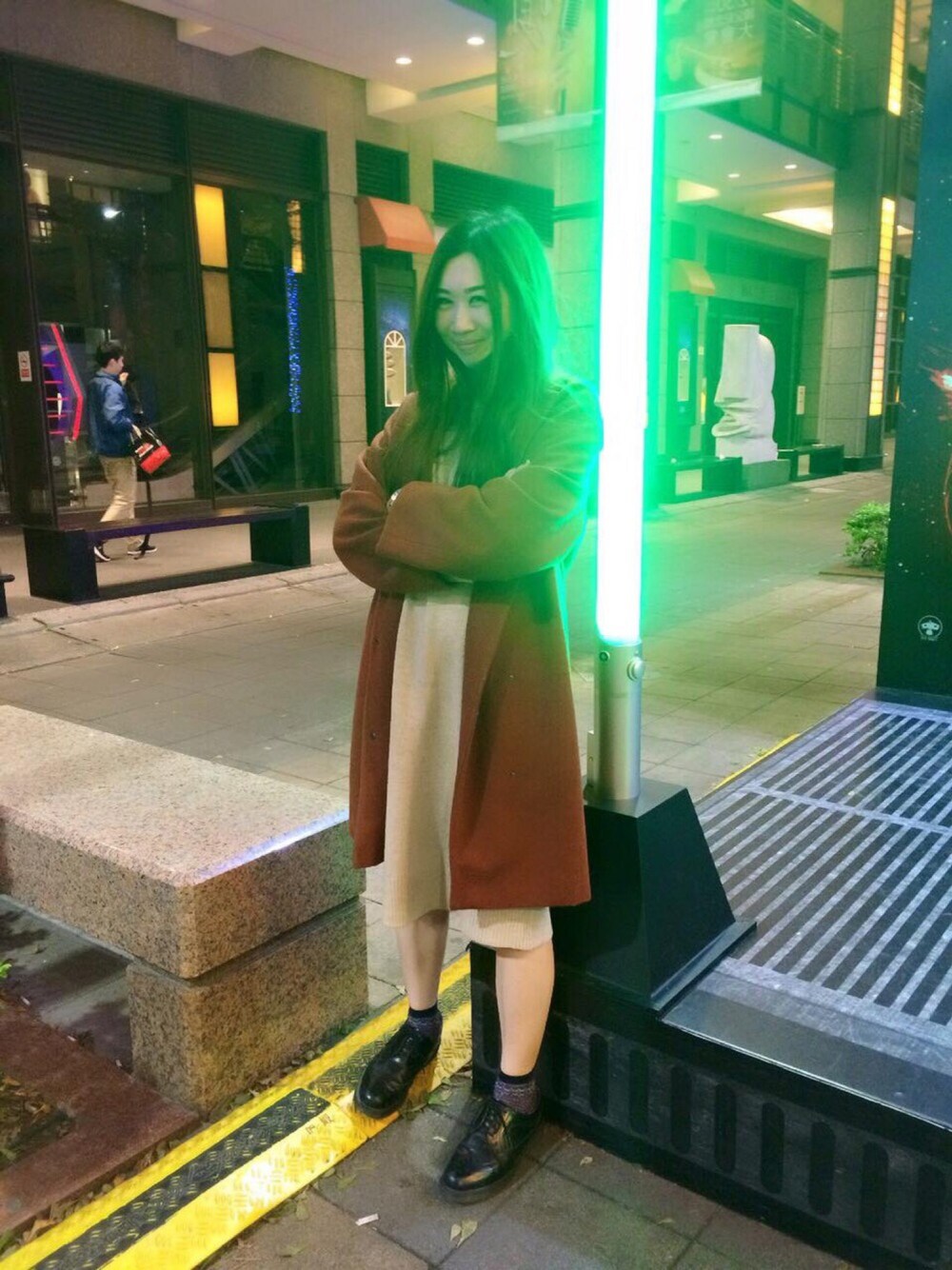 「KBF、Dr.Martens、MARC BY MARC JACOBS、onepiece、EMODA、tabio、STAR WARS、ootd、look」｜「EMODAのEMODA（ダッフルコート、レッド系）」を使った、Zooeyさん（レディース・164cm）の冬コーディネートの1枚目の写真