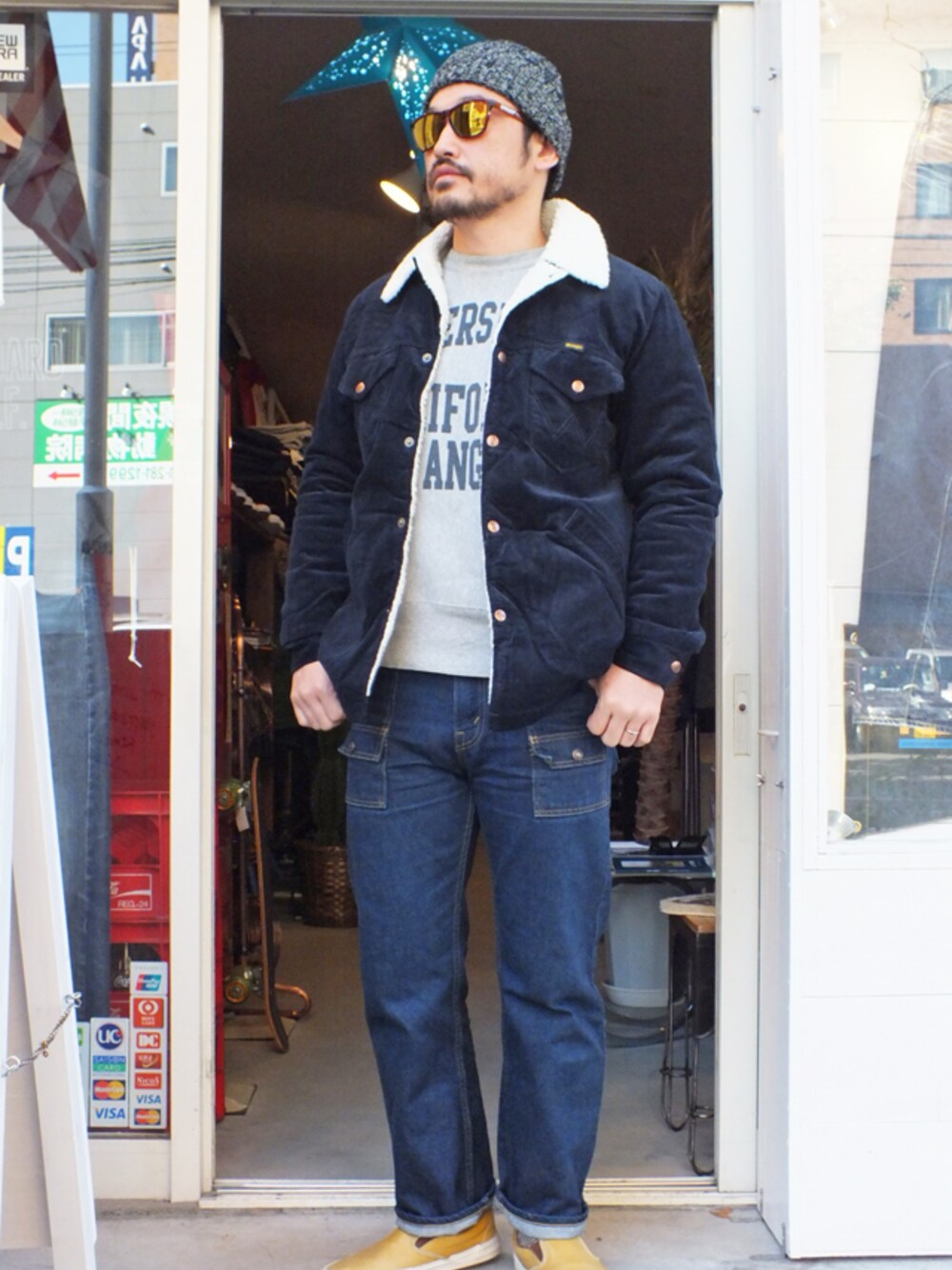 「VANS、バンズ、Champion、ラングラー、Wrangler、STANDARD CALIFORNIA、ブッシュパンツ、スタンダードカルフォルニア、REVERSE WEAVE、 BUSHPANTS」｜「別注 70's BUSH PANTS INDIGO（デニムパンツ、ブルー系）」を使った、Ryutaro Fujitaさん（メンズ・168cm）の秋コーディネートの1枚目の写真