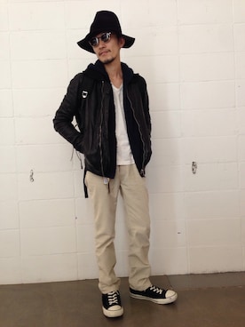 「ブラック×ホワイト」｜「アイテム（ライダースジャケット）」を使った、MiULiiR  / Tommyさん（メンズ・170cm）の秋コーディネート