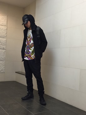 「GIVENCHY（ジバンシイ）のアイテム（キャップ）」を使った、いのうえ とうまさん（メンズ・180cm）の春コーディネート