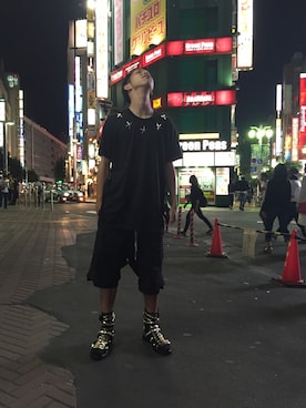 「GIVENCHY（ジバンシイ）のアイテム（サンダル）」を使った、いのうえ とうまさん（メンズ・180cm）の秋コーディネート