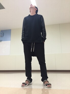 「GIVENCHY（ジバンシイ）のアイテム（サンダル）」を使った、いのうえ とうまさん（メンズ・180cm）の秋コーディネート