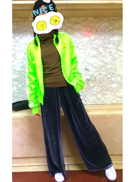 「蛍光色」｜yuichasさん（レディース・164cm）の冬コーディネート