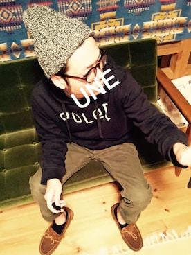 「部屋撮り」｜「アイテム（ニットキャップ/ビーニー）」を使った、UNEさん（メンズ・173cm）の秋コーディネート