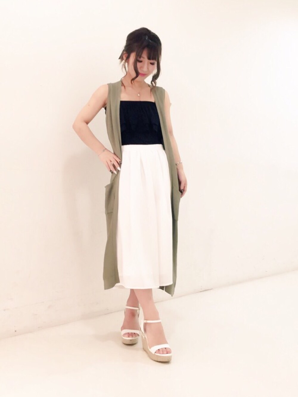 「カジュアル、ガウチョパンツ」｜「CECIL McBEEのパンツ（その他パンツ、ホワイト系）」を使った、きゃろさん（レディース・145cm）の夏コーディネートの1枚目の写真