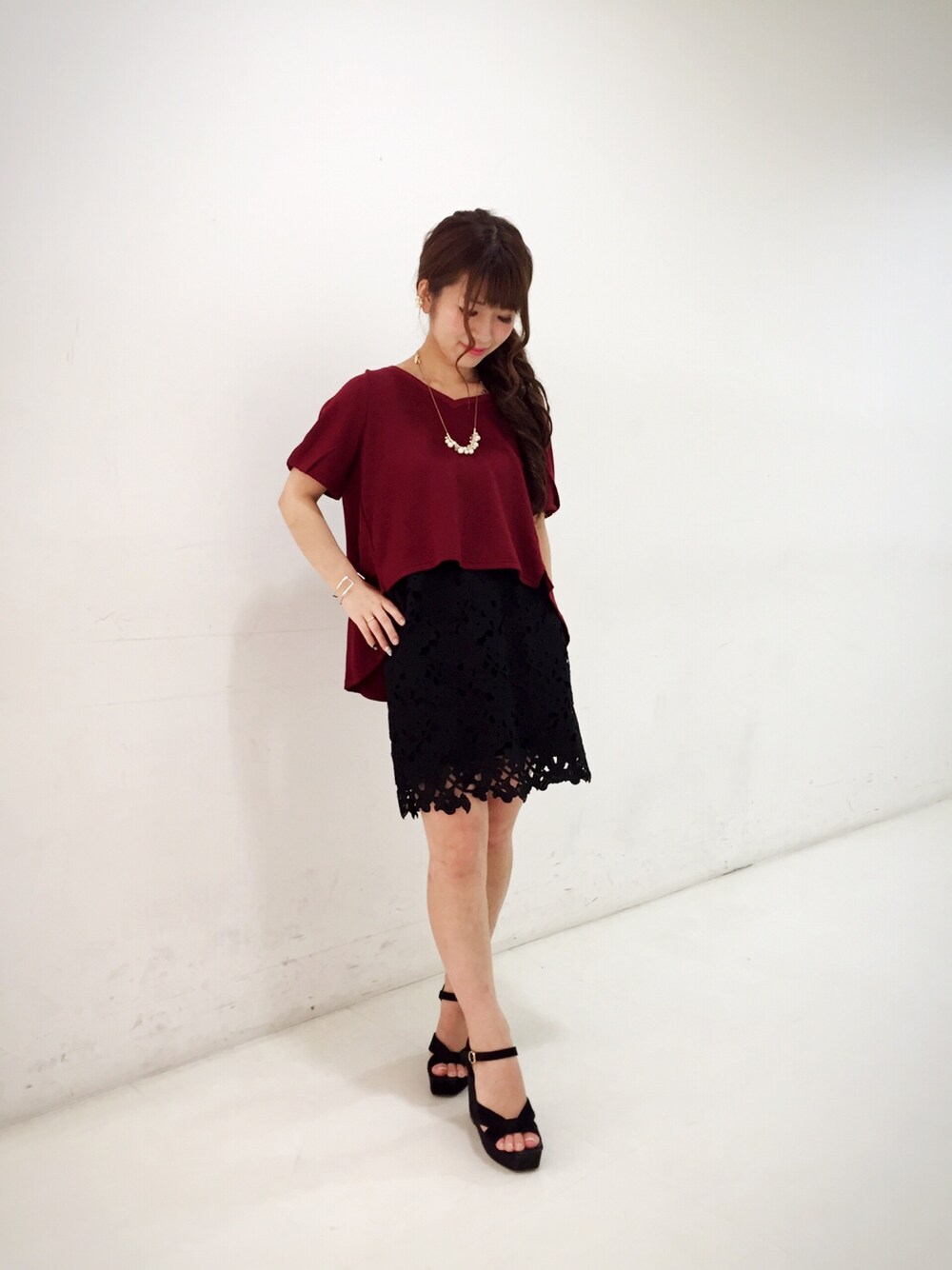 「赤、タイトスカート」｜「CECIL McBEEのアイテム（スカート、ブラック系）」を使った、きゃろさん（レディース・145cm）の夏コーディネートの1枚目の写真