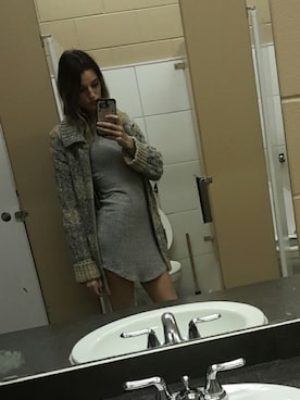 「アイテム（ドレス、グレー系）」を使った、Jade Inessaさん（レディース・175cm）の冬コーディネート