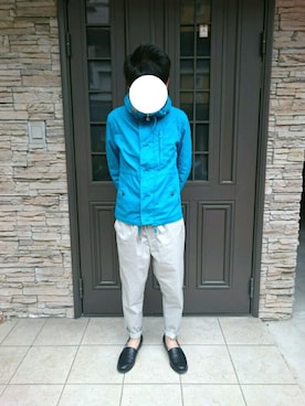「アイテム（マウンテンパーカー、ブルー系）」を使った、chiroruᵕ̈*さん（メンズ・167cm）の春コーディネート