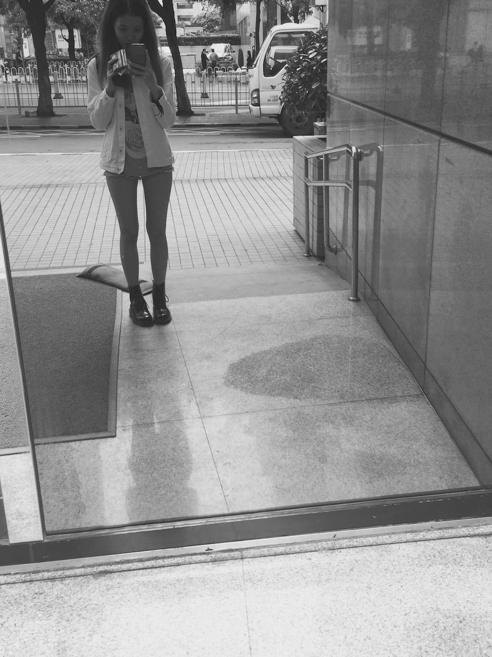 「black、comfortable」｜「ZARA KIDSのアイテム（デニムジャケット、ホワイト系）」を使った、💮yaney♋️さん（レディース・163cm）の夏コーディネートの1枚目の写真