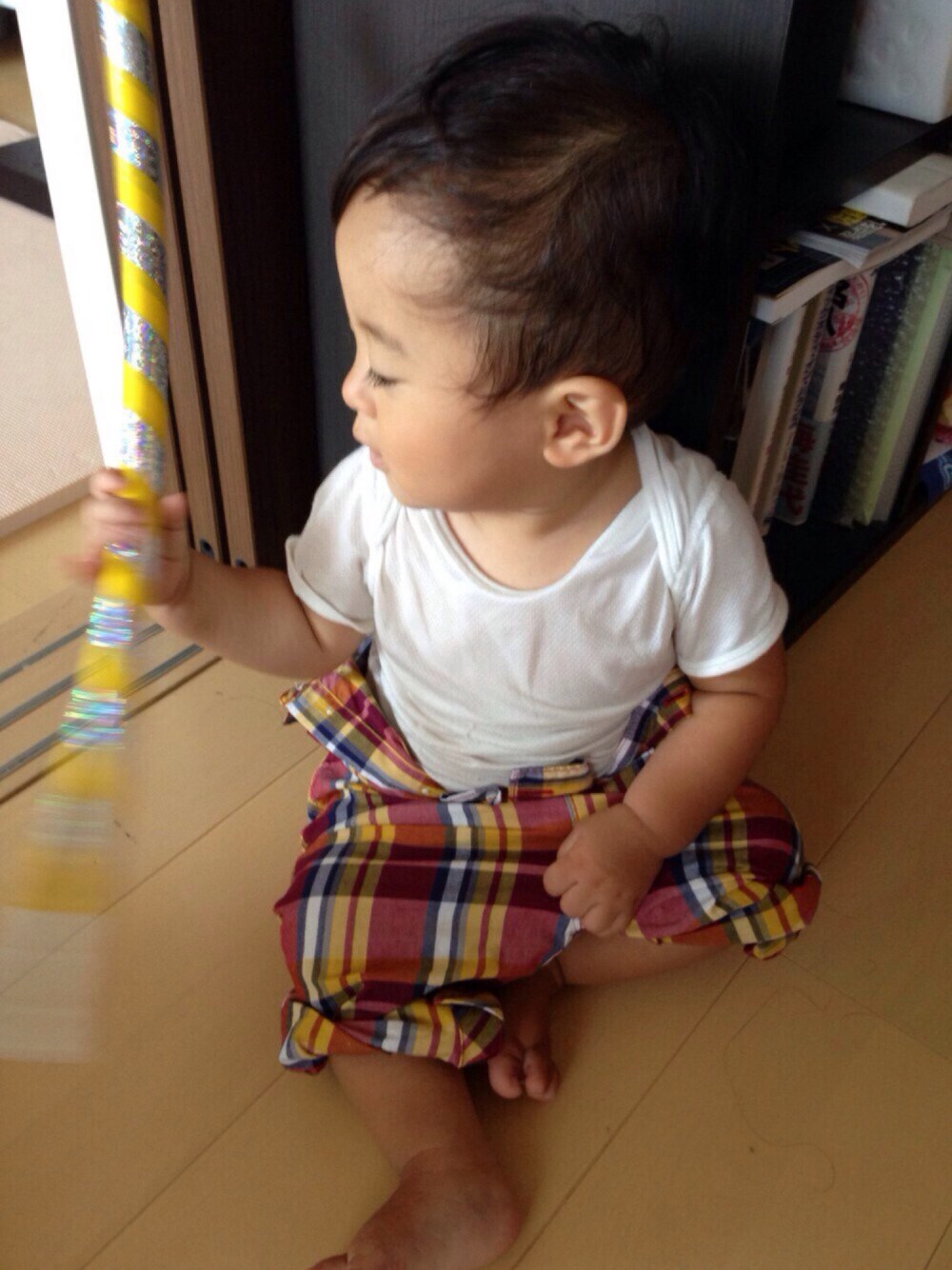 「夏、チェック、ドラフトGAP、赤ちゃんコーデ、男の子、オールインワン、つなぎ、WEAR初心者、babygap、ayouto」｜「UNIQLOのBABY メッシュインナーボディ（半袖・2枚組）70－90サイズ（その他ベビー用品、ホワイト系）」を使った、ayoutoさん（キッズ・70cm）の夏コーディネートの1枚目の写真