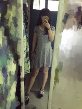 「NEW BALANCE（ニューバランス）のアイテム（スニーカー、ブラック系）」を使った、鹅妹子婴さん（レディース・158cm）の春コーディネート