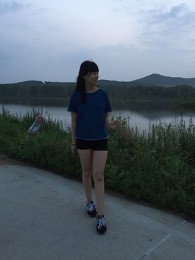 「ZARA（ザラ）のアイテム（Tシャツ/カットソー、ブルー系）」を使った、鹅妹子婴さん（レディース・158cm）の夏コーディネート