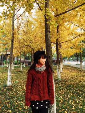 「manllagraceのアイテム（マフラー、オレンジ系）」を使った、鹅妹子婴さん（レディース・158cm）の秋コーディネート