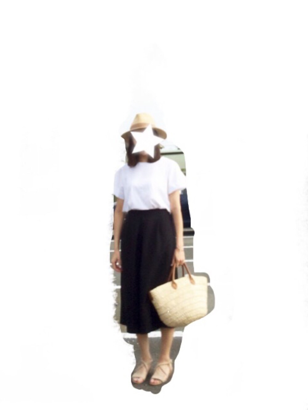 「モノクロ、ガウチョパンツ、ハット、白Tシャツ」｜「無のアイテム（ハット、ベージュ系）」を使った、na_yさん（レディース・150cm）の夏コーディネートの1枚目の写真