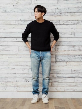 「Levi's（リーバイス）のアイテム（ニット/セーター）」を使った、Levi's® EC STAFFさん（メンズ・175cm）の秋コーディネート