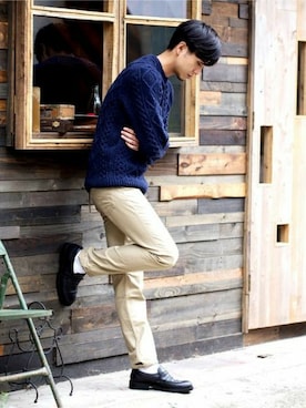 「Levi's（リーバイス）のアイテム（ニット/セーター）」を使った、Levi's® EC STAFFさん（メンズ・175cm）の秋コーディネート