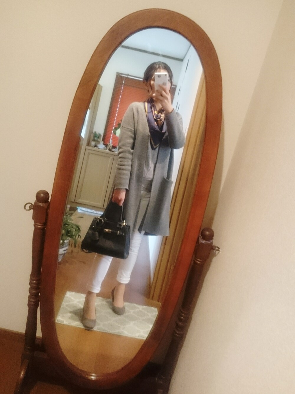 「しまむらのアイテム（ショルダーバッグ、ブラック系）」を使った、sumireさん（レディース・164cm）の冬コーディネートの1枚目の写真