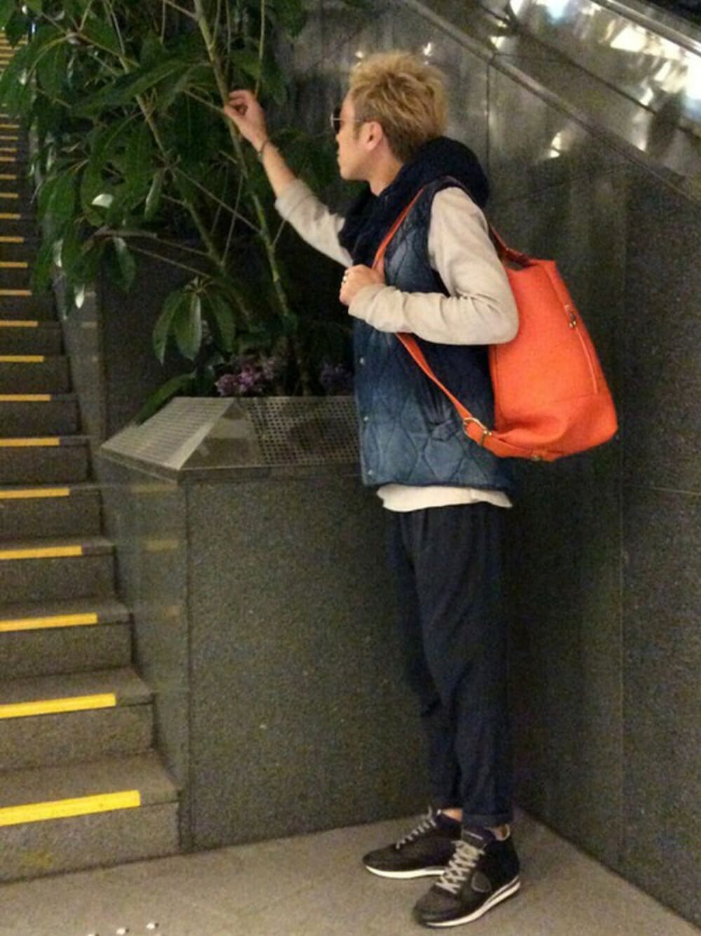 Magnu/マヌー/stomach shoulder bag/ストマックショルダーバッグを使っ
