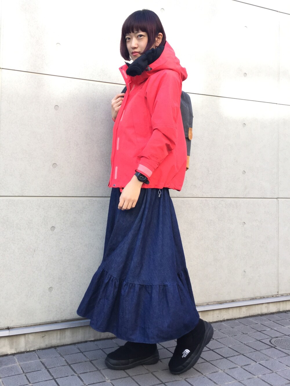 「THE NORTH FACE、THE NORTH FACE 3、アウトドアスタイル、マウンテンパーカー、スポーツミックス」｜「THE NORTH FACEのアイテム（マウンテンパーカー、レッド系）」を使った、natsuさん（レディース・161cm）の秋コーディネートの1枚目の写真