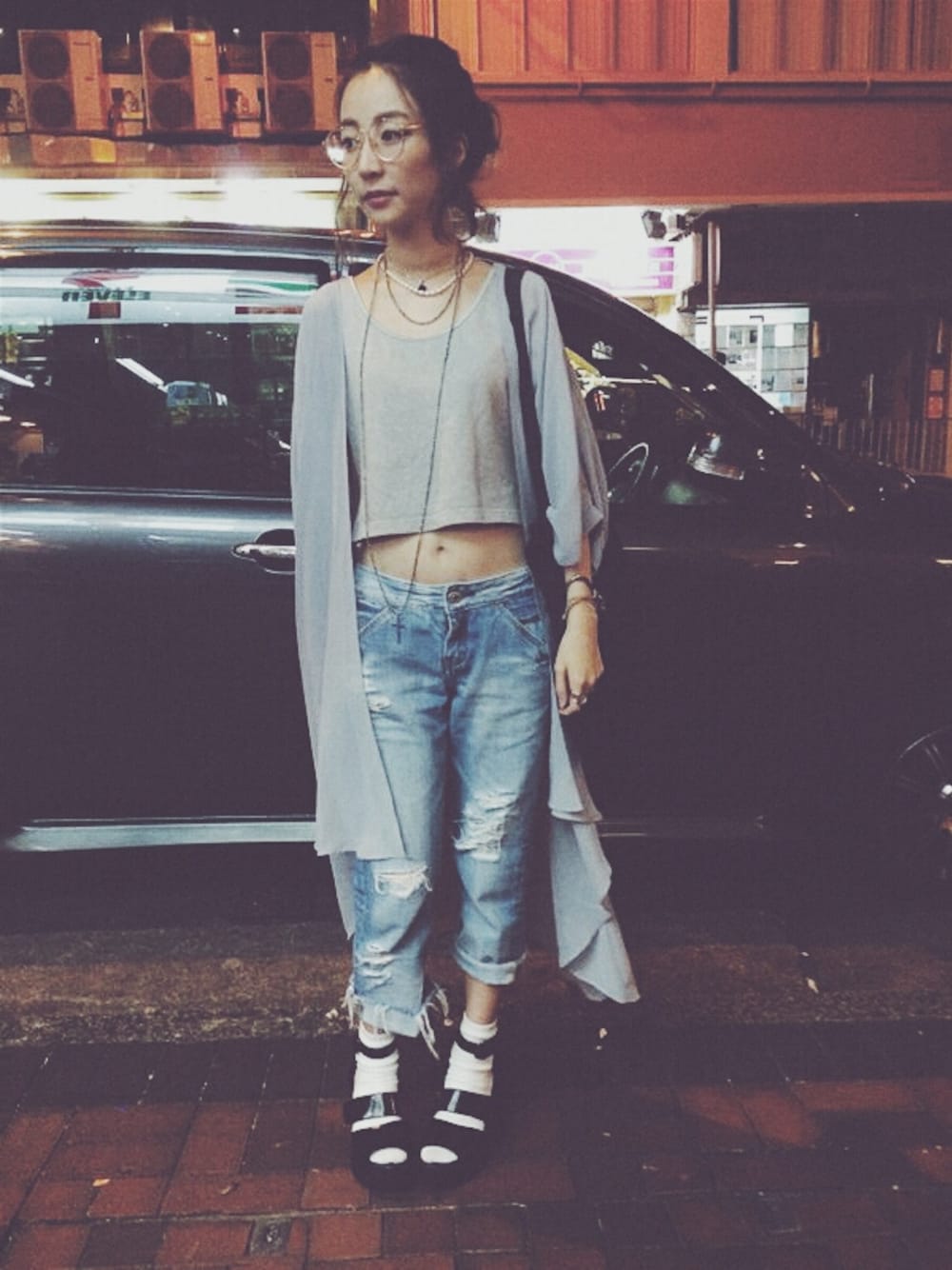 「VINTAGE、denim、丸メガネ、チョーカー、古著、kimono、厚底サンダル、Japan、jeans、pearl」｜「UNKNOWN.のPurplish Grey Long Chiffon Half Sleeve Kimono 
（浴衣、グレー系）」を使った、maness.kmyさん（レディース・154cm）の夏コーディネートの1枚目の写真